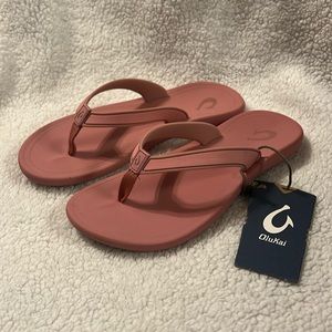 Olukai Rosette Sandals